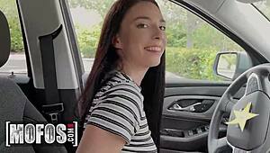 Tatovirana Gianna Ivy pobere JMac za divjo jebo!