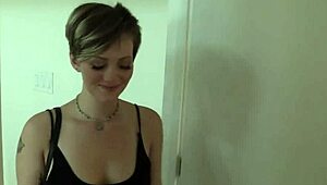 Hey Bella, bereit für harten Anal beim Casting?