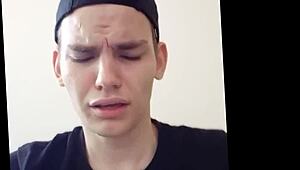 Mari cocu ressent la piqûre de sa domination