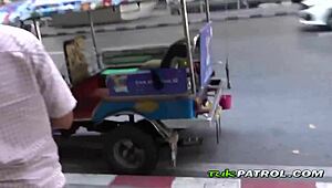 สาวบลอนด์เอเชียสลัดเล่าตำนานดูดลึกกลางแจ้ง