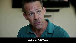 Pretinha de hijab louca por gozada interna