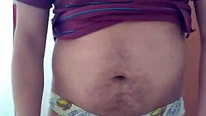 Model Parti Luar Tunjuk Seluar Dalam Semasa Seks Realiti