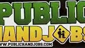 अरे यार, केन्द्रा लिन अपार्टमेंट पार्किंग में लंड हिलाती है वाइल्ड पब्लिक हैंडजॉब के लिए! 😏