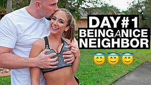 Spet sem globoko spoznal svojo vročo sosedo v oprijetih pajkicah.