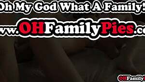 Bisexual 18+ divide pauzão com a melhor amiga em roleplay taboo