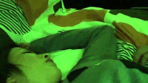 Ζεστή Ασιατική Ιαπωνέζα Στεπ Μάμα Γαμάει Νεαρό