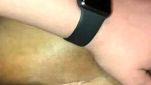 casal latina curtindo um momento safado juntinhos