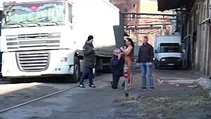 Secrets de tournage nu en public révélés aujourd’hui