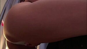 สาวใหญ่เอเชียเงี่ยนจัดก้มขย่มควยท่าคาวเกิร์ลพร้อมชักว่าว!