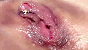 哇，Pheonixxx用振动器涂油自慰到高潮特写！