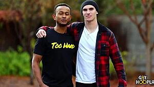 muskel Micky smadrer Andys saftige røv med rå kraft i dampende bareback session