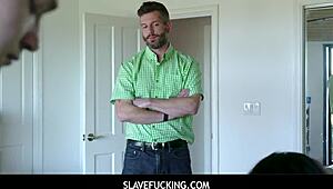 ليه تستخدم بنت صغيرة كأداة نيك؟