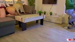 מדרסטרה כוס צר נקדח על ידי בן חורג ליד בעל בספרדית