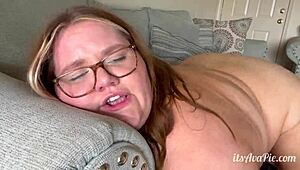 Novia BBW cachonda eyaculando duro para tu polla palpitante esta noche