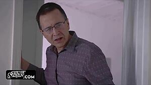 Milf kesal konfrontasi suami, Kenapa selingkuh kalau anak tiri bisa puasin aku?