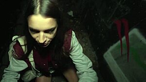 공공 에이전트가 뜨거운 프랑스 모델 유혹해서 대담한 낯선이랑 야외 섹스