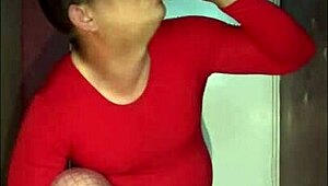 Mark Wright, Crossdresser Bisexual, Haus Humiliasi Publik. Siapa Punya Pria Siap Degradasi Dia Di Luar Dengan Piss Dan Seks Kasar?