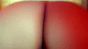 Travessa de rabo enorme implorando foda bruta