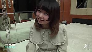 ねえ、淫乱なアジア娘の無修正アクションを最初の15分無料で見たくない？