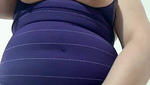 Ehi, Troia Mascherata Esposa Infiel Si Masturba a Halloween