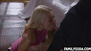 Caralho, enteada pega pais postiços fodendo forte na cama!