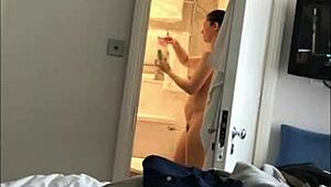 คาเรนเพิ่งอาบน้ำเสร็จ สวยธรรมชาติขนรกพร้อมวิบวอยเยอร์ 🛁