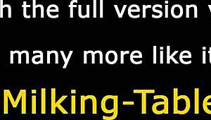 היי, רוצה לראות איך המטפלת סקס הזאת רוכבת על הזין שלי חזק?