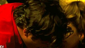 Ehi, hai visto questi video caldi di Eva Mendes dalla California?