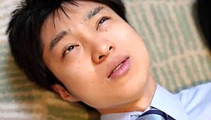 Hei, Lihat Istri Kelas Atas Yuriko Takazono di Aksi Threesome Liar! Skill Squirt-nya Gak Nyata.