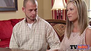 Perverzni par raziskuje divjo zabavo v bazenu z drugimi