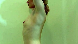 เมียเพื่อนบ้านสลัดดี้ แทร่ด้วยของเล่นแอนแนล ก่อนอาบน้ำในฟลอริดา