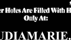 Tetek dan pantat gede Claudia Marie diregangin lebar