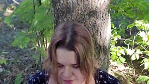 Млада стоперка од 18 година жуди за пажњом