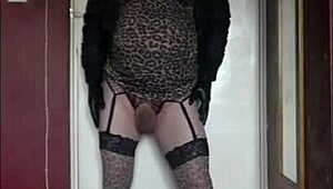 Travesti bisexual ruega: No pararé de mear hasta probar la tuya, ¡vamos!