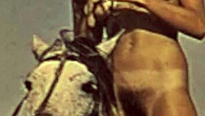 Saya Suka Cara Dark Lantern Entertainment Sajikan Beauty and the Beast Gaya Retro Vintage