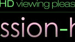 Passion-HD jente tatt på fersken i dusjen i dampende scene