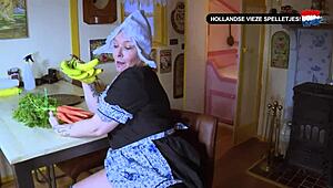 Hollandske frække spil - besøger en hollandsk milf for creampie i fuld ranch scene
