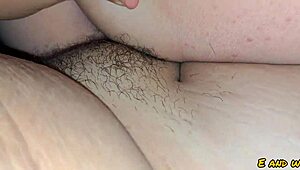 Jiran Kecil Aku Naik Batang Aku Sambil Tengok TV