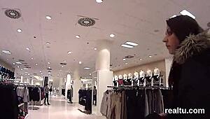 Ta dokonalá česká nimfomanka se nechala zbalit v hypermarkétu a vrtali jí to tvrdě v POV!