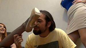 أليكسيس غريس وكيندرا جيمس يقدموا جلسة جنس بالأقدام مميزة