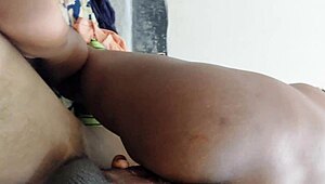 Asiatisk bengali slampa knullas hårt i badrummet het paraction