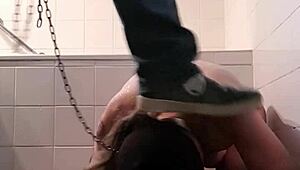 Esclave F subit un dressage harsh et une humiliation dans un donjon français. Soumission totale.