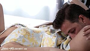 ZeroTolerance - Blonde flirterige stiefzus spuit hard tijdens rijden en vingeren