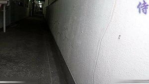 エロいアジア娘のヘンタイアクションに夢中！後ろからの動きが毎回ヤバい！