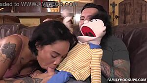 Folie des marionnettes se déroule avec Tommy Pistol et Honey Gold dans une aventure comique sauvage