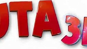 j'y crois pas, cette nana aux cheveux violets me fait une intense footjob futa avec sa grosse bite