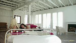 пригласили блонду подругу на тройничок подогреть секс... 🔥