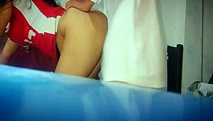 Hai, anak tiri selingkuh dengan ayah tiri doktor di pejabat seks 😏