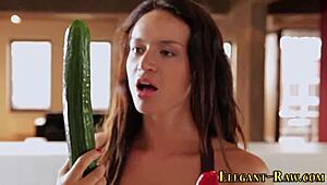 Hast du mal versucht, eine Gurke in deinen classy Euro-Arsch zu stecken?