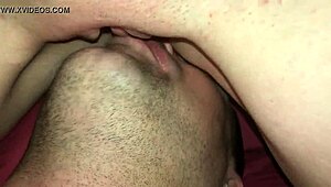 我和我的女孩每晚沉浸在狂野舔舐会话中。我们无法得到足够的彼此。